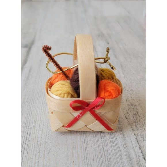 Crochet mini knitting yarn basket ball ornament Xmas - Picture 1 of 7